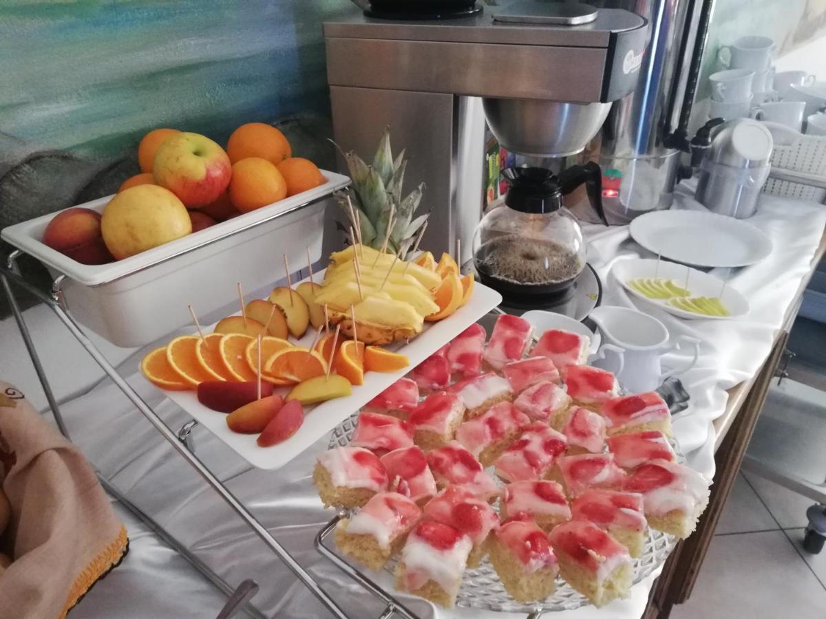 ウェバ Gosciniec Kaszebe Bed & Breakfast エクステリア 写真